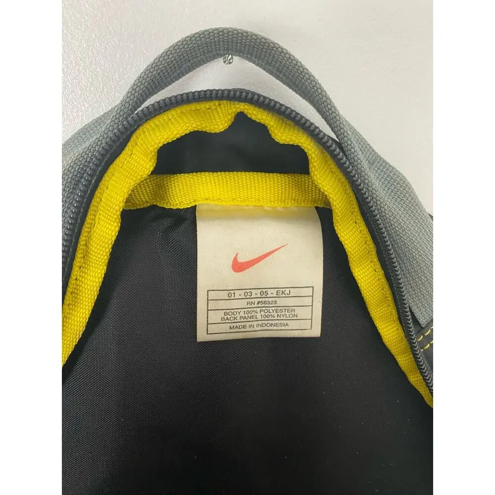 VTG Y2K Nike stitched logo graphic backpack bookbag